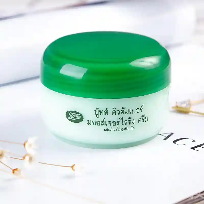 什么面霜补水效果好？不仅能够滋润保湿，最好还能帮助皮肤抗衰老