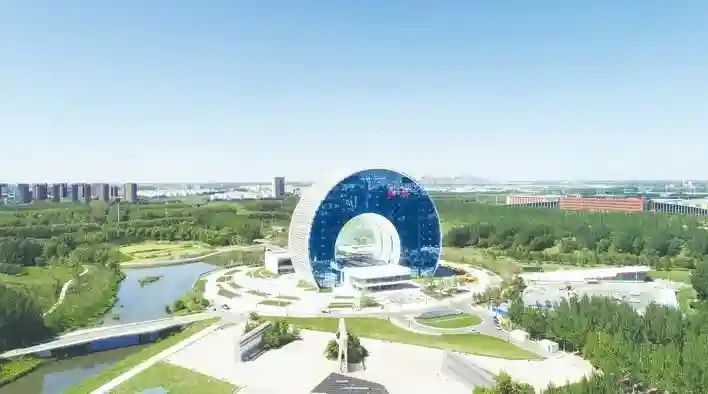 聚英才凝聚动力 谋创新成就大业